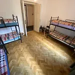 Hostel Uno