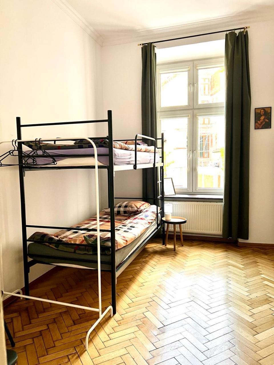 Uno Hostel *