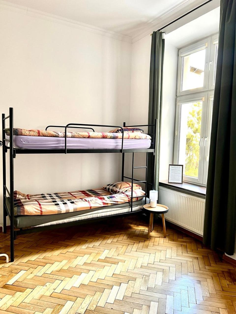 Hostel Uno *